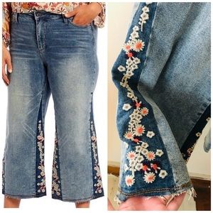 John Mark 20W Dolce Vita Embroidered Denim Ankle Jeans Kick Flare